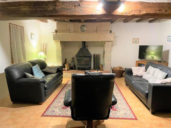 La Maison Tournesol - 3 Bedroom House With Large Garden Near Saumur Saint-Martin-de-la-Place Bagian luar foto